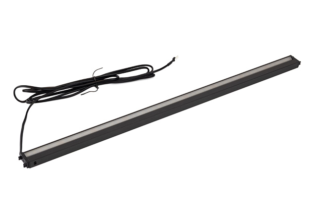 Ein schlanker LED-Lichtbalken mit Kabel, ideal für die durchdachte Beleuchtung in Küche und Wohnraum